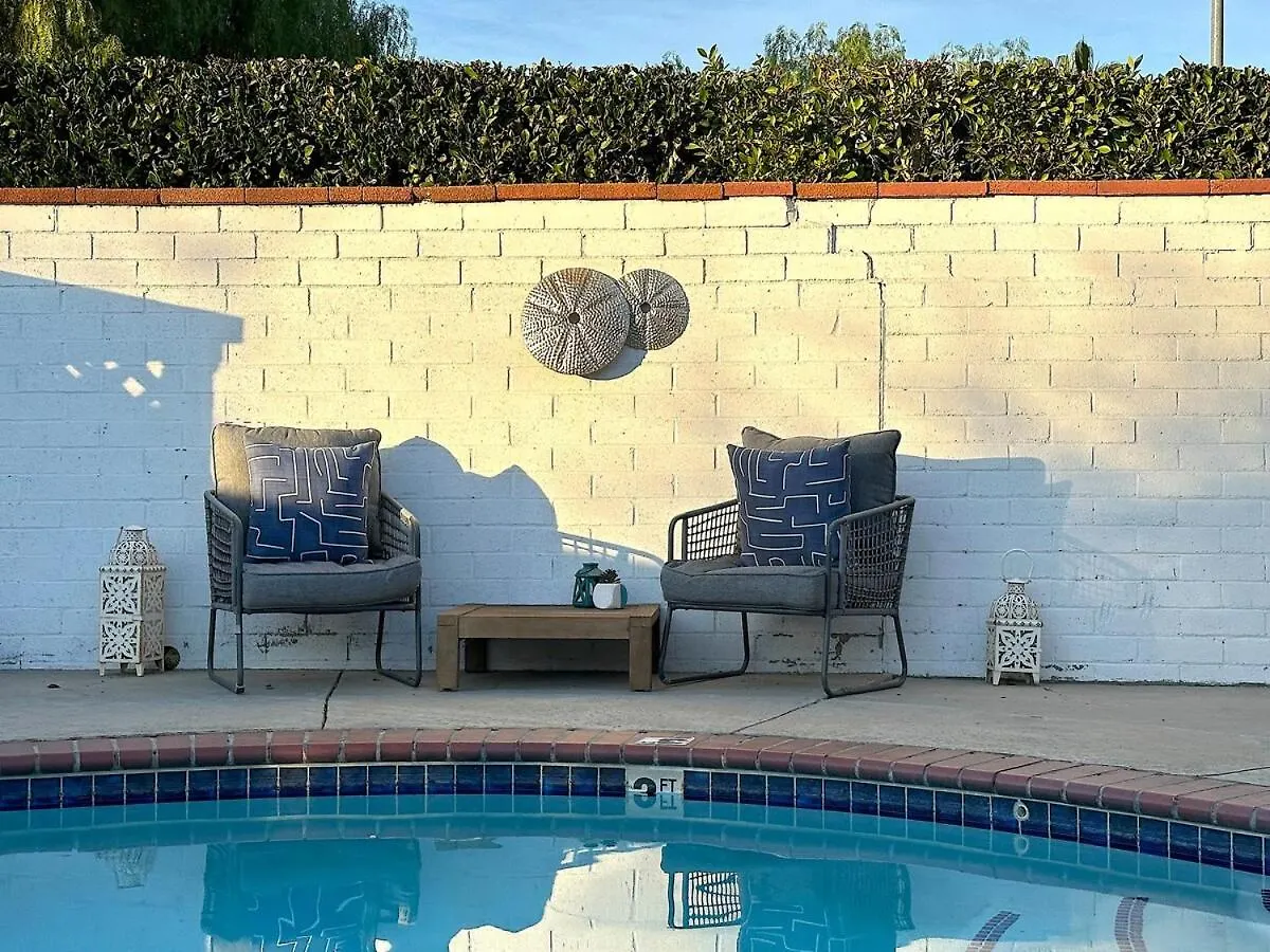 Holiday home Tranquil Poolside Oasis With Bbq And Serene Ambiance Los Angeles